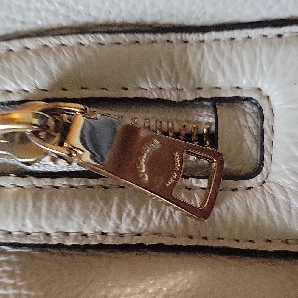 COACH Pebbled Leather Lexy Shoulder bag - Picture 16 of 17